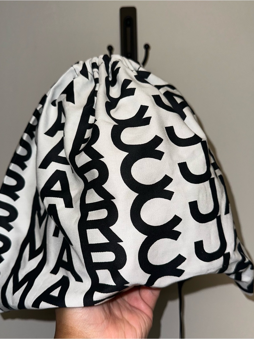 Marc Jacobs The Monogram Leather Micro Bucket Bag, Black 🖤 - Picture 7 of 7